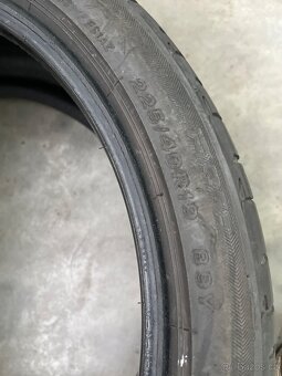 Letní pneu 225/40/19 - 5