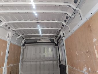 Prodám Peugeot boxer maxi, 120kw, delší verze, pravidelně se - 5