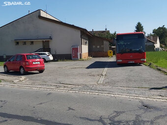 Dům vhodný k podnikaní + bydleni.Pozemek 1820m2. - 5