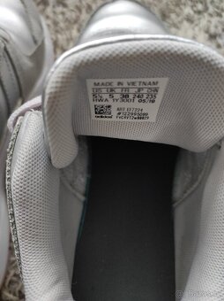 Stříbrné dámské tenisky Adidas 37 - 5