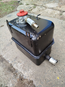 nádrž na hydrauliku 22 litrů s filtrem - 5