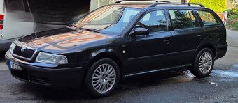 Škoda Octavia combi I 1.6 - 5