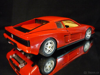 Ferrari Testarossa 1984 červené Bburago 1/18 - 5