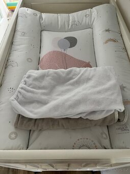 Přebalovací pult IKEA - 5