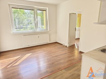 Nabízíme pronájem bytové jednotky 1+1, v ulici Červenohrádec - 5