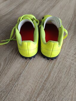 Prodám dětské kopačky Adidas na umělou trávu v. 34 - 5