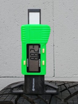 Zánovní zimní orig alu Škoda Scala Pirelli 205/50/17 8,5mm - 5