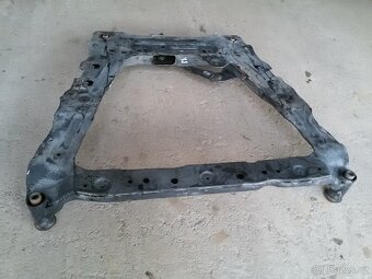 Nissan Qashqai J10: Nápravnice - 5