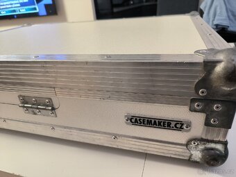 Denon MCX 8000 + case - 5