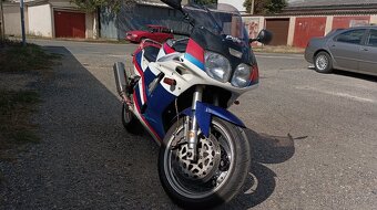 Yamaha FZR 1000 - 5