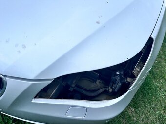 Prodám kapotu na bmw e60/61 - 5
