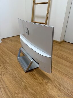 Prohnutý monitor HP Curved 27” - 5