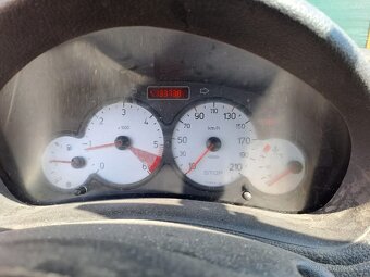 Peugeot 206 HDI 1.4 D - 5