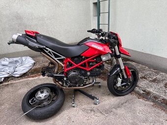 Ducati Hypermotard 796 - 5