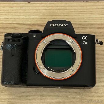 Sony A7 II + příslušenství (závěrka 5 tis.) - 5