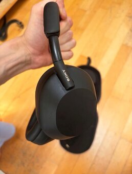 Bezdrátová sluchátka Sony WH-1000 XM5 - 5