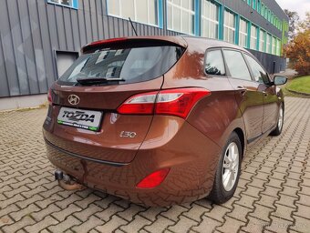 Hyundai i30 1,6 CW Trikolor + pneu - 5
