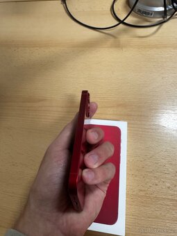 iPhone 13 mini RED 256 GB – jako nový, 100% baterie - 5