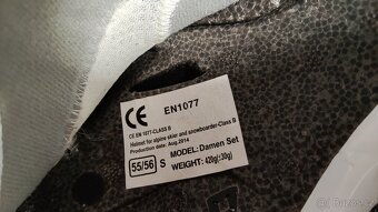 Dívčí helma a brýle - 5