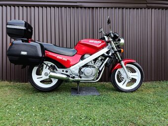 Honda NTV 650 - 5