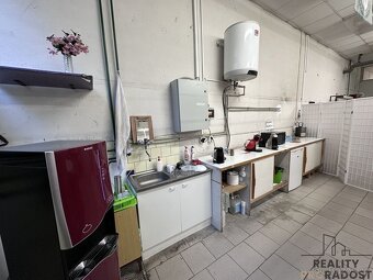 Pronájem skladu - dílny + kancelář o výměře 181m2 v Adamově - 5