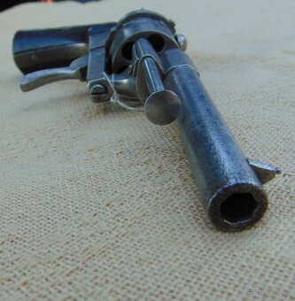 revolver lefauxe - 5