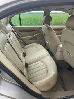 Jaguar X-type 3.0 V6 - 5