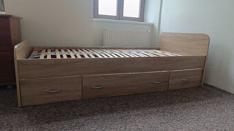 Postel s roštem a matrací - 5