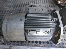 Třífázový asynchronní motor - přírubový - 5