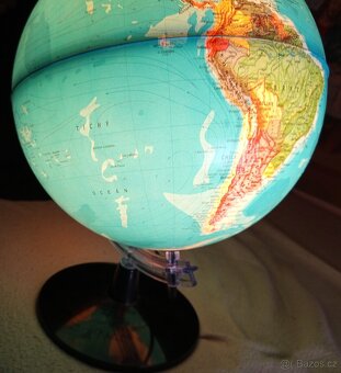 SVÍTÍCÍ GLOBUS - 5