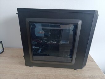 CORSAIR - stolní počítač - 5