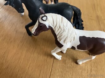 10 x koník SCHLEICH - 5