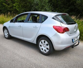 OPEL ASTRA 1.6 BENZÍN, ROK 2010, NAJETO 118.700 KM - 5