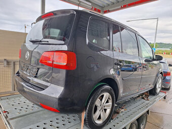 Volkswagen Touran 2015 +4x AluServiska + výpisy z STK - 5