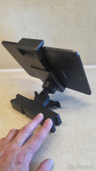 Držák na tablet do auta na opěrku. - 5