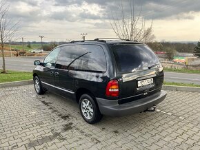 Chrysler Voyager 2,5td - 5