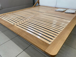 Nová dubová moderní postel Ellenberger - 5