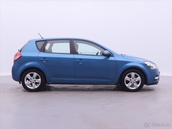 Kia Ceed 2,0 CRDi Exclusive CZ (2010) - 5
