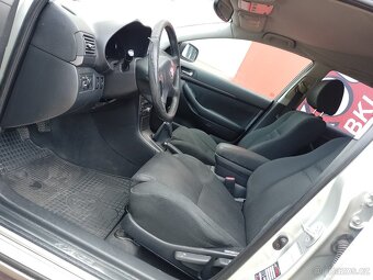 Toyota Avensis - 5