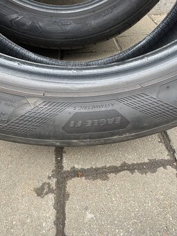Goodyear Eagle F1 245/45 R18 - 5