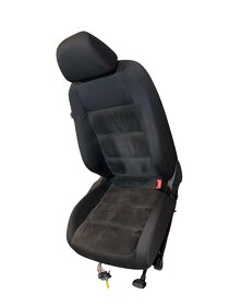Sedačky černá alcantara s látkou VW Golf 6 kombi r.v. 2010 - 5
