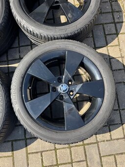 ORIGINÁL Alu Škoda Denom R17, 5x112 - TOP STAV, LETNÍ PNEU - 5