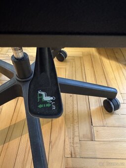 Kancelářská ergonomická židle - 5