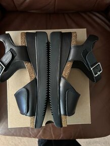 CLARKS- černé sandály -Lizby Strap - 5