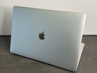 MacBook Pro 15'' 2017 / i7 / 16GB / 512GB SSD / Silver - D - 5