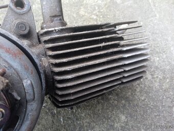 Motor Jawa 05 Pionýr, včetně štítku - 5