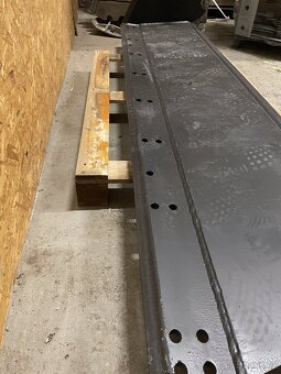 Žralok - originál přední část výklopné lžíce JCB - 5