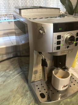 DELONGHI automatický kávovar - TOP STAV - - 5