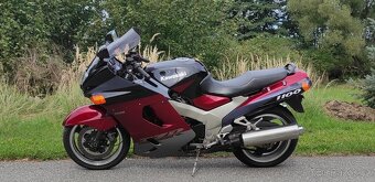Kawasaki ZZR 1100 - 5