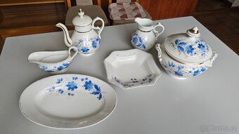 Torzo starého porcelánového jídelního servisu - 5